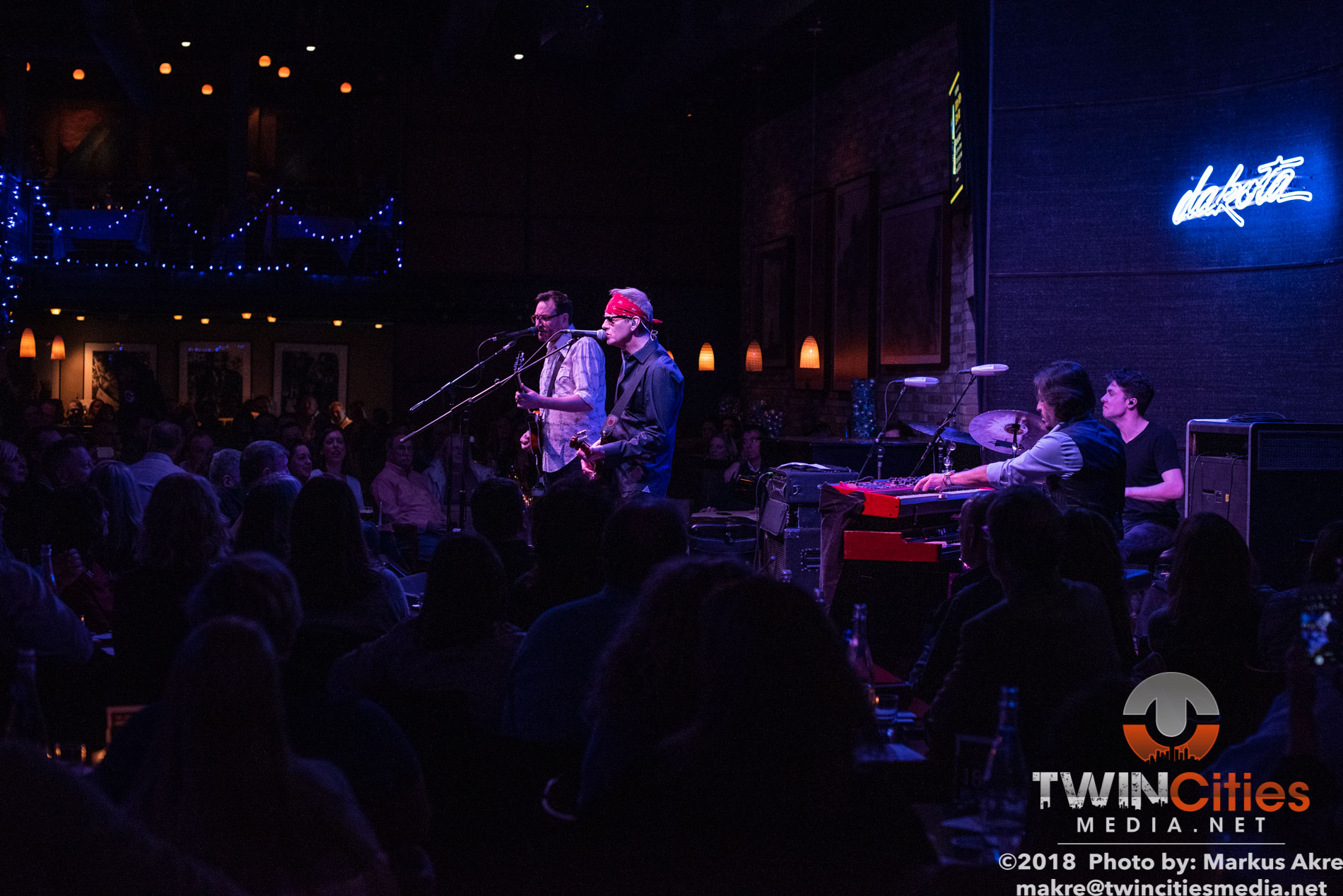 the bodeans liven up the holidays at the dakota jazz club
